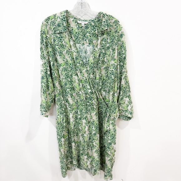 Cabi leaf print faux wrap dress ❤️ - Picture 2 of 8